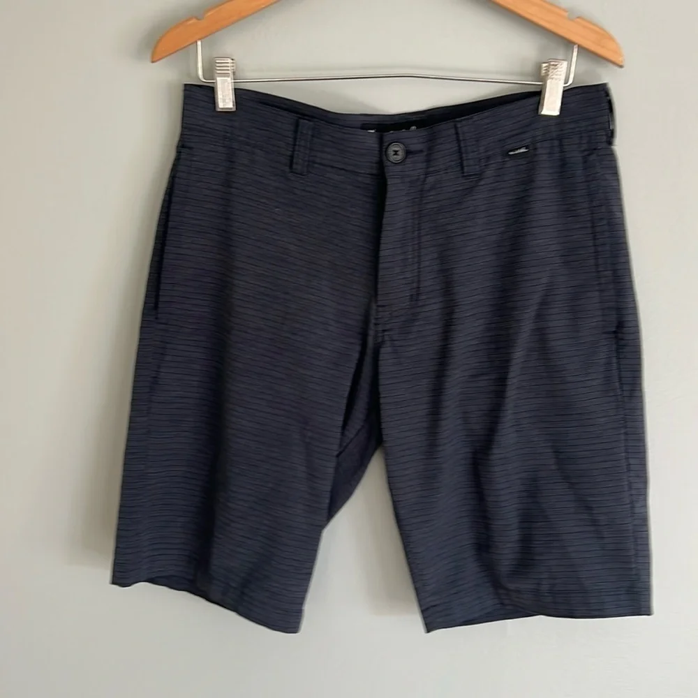 TRAVIS MATHEW MENS BECK PERFORMANCE GOLF SHORTS 32 WAIST
